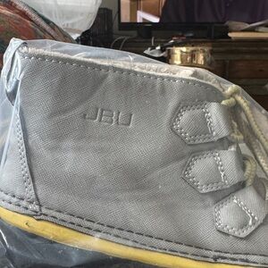 JBU Light Gray women’s low boots size 8.5